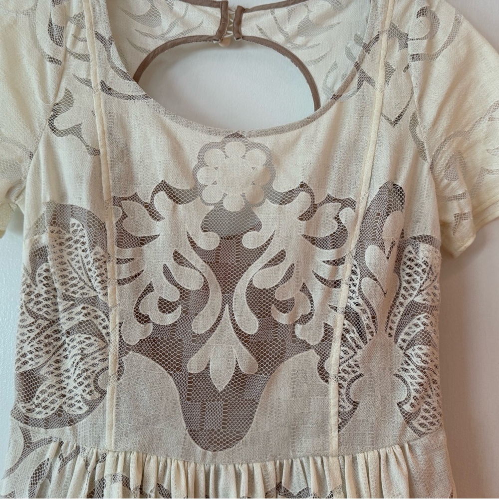 Elegant Cream Lace Dress